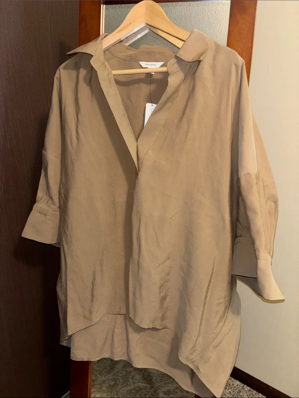 NWT Banana Republic Tan Open-Collar Casual T-Shirt